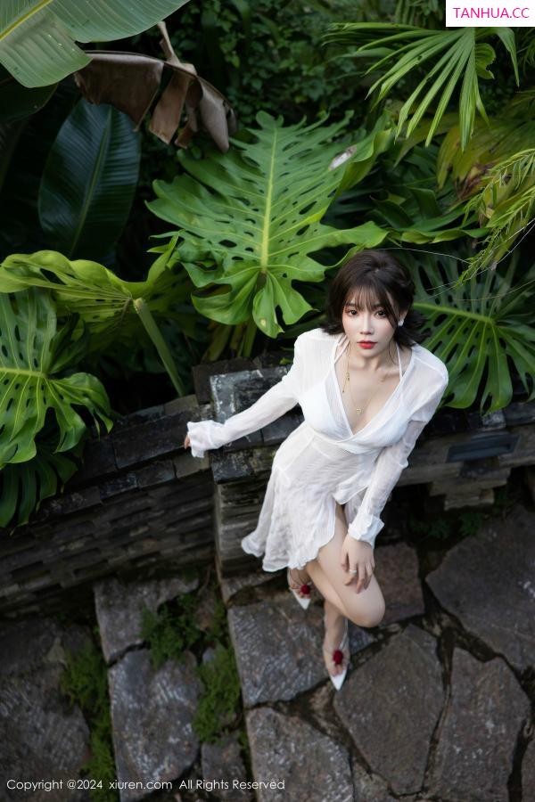 陈芝 芝芝Booty [XiuRen]高清写真图 2024.10.31 No.9375 徐莉芝Booty 丝袜美腿第2张图片